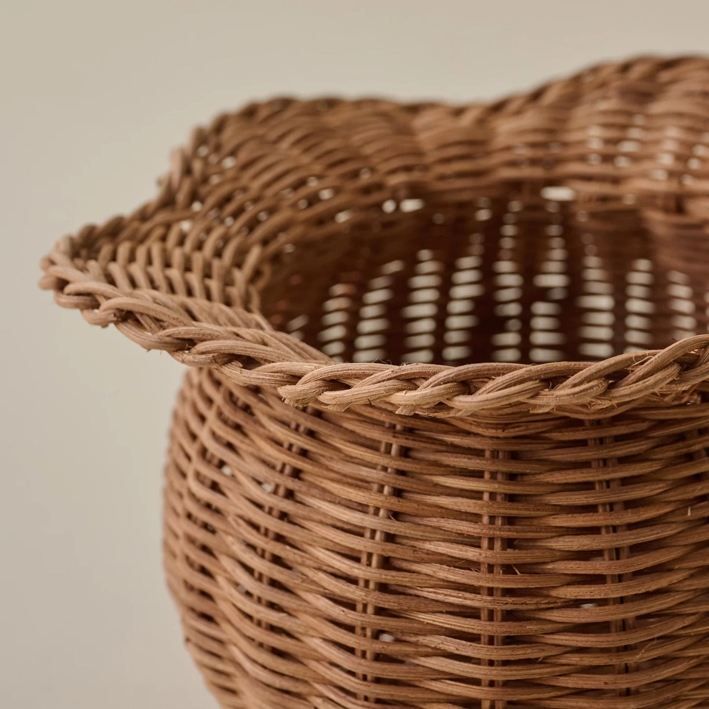 Calen Curved Edge Braided Vessel